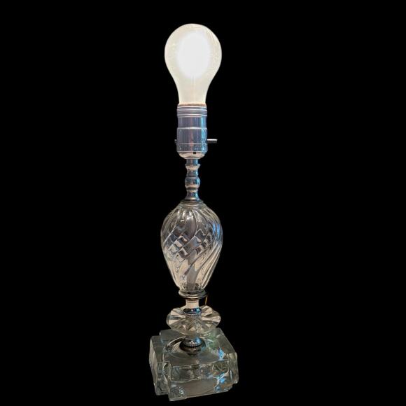 Mini Vintage Table Lamp 10" Lucite Chrome Hollywood Regency Boudoir MCM Dorm - Picture 1 of 10